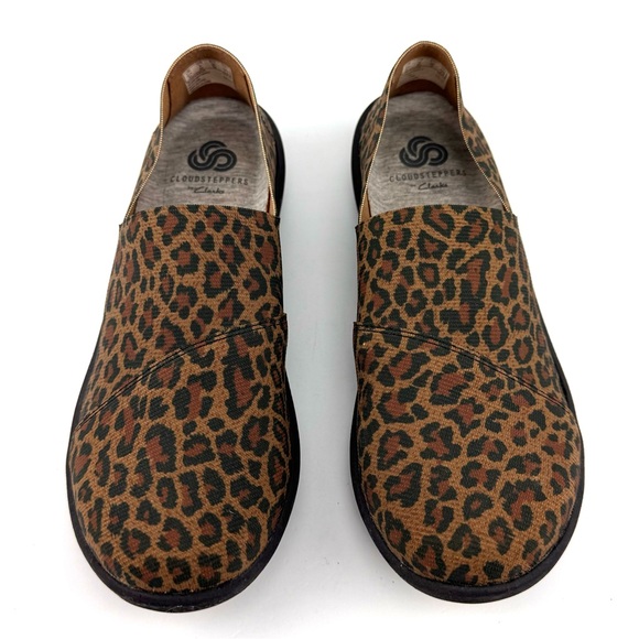 Women Clark’s Cloudstepper Leopard Print Flat Loafer Slip on 5 - Picture 5 of 8